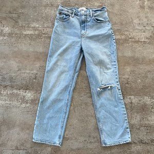 Abercrombie: Curve Love Ultra High Rise Ankle Straight Jean: Light Wash: Size 28